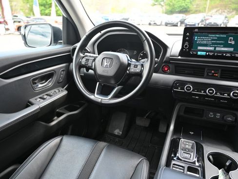 Used 2025 Honda Pilot EX-L image 10