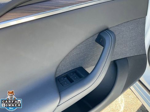 Used 2023 Tesla Model S Standard Range image 22
