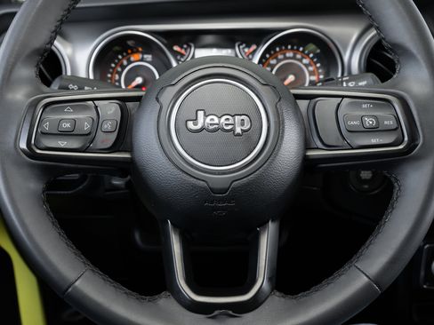 Used 2023 Jeep Wrangler Sport S image 21