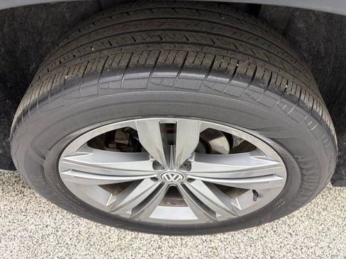 Used 2019 Volkswagen Atlas SEL R-Line image 11