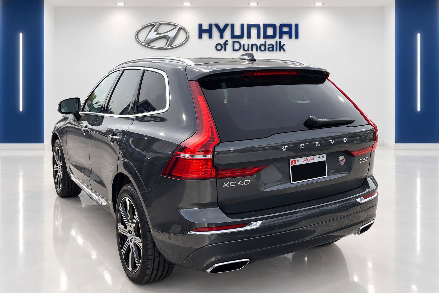 Used 2018 Volvo XC60 T6 Inscription w/ Convenience Package AWD/4WD image 2