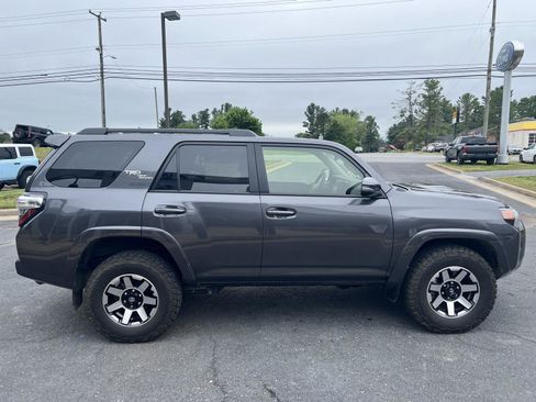 Used 2021 Toyota 4Runner TRD Off-Road Premium w/ Moonroof Package AWD/4WD image 6