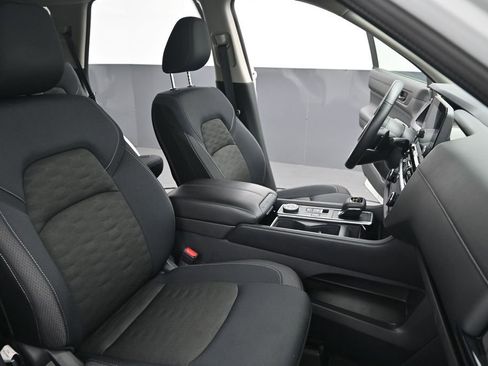 Used 2025 Nissan Pathfinder SV AWD/4WD image 28