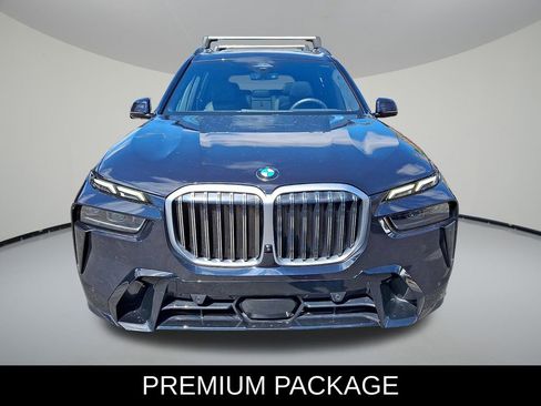 Used 2025 BMW X7 xDrive40i w/ M Sport Package AWD/4WD image 2