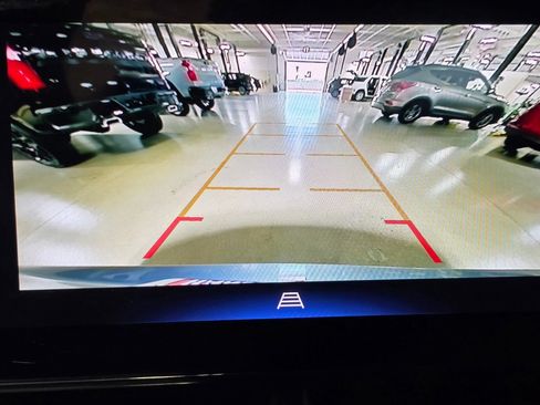 Used 2025 Chevrolet Trax LT w/ Driver Confidence Package FWD image 26