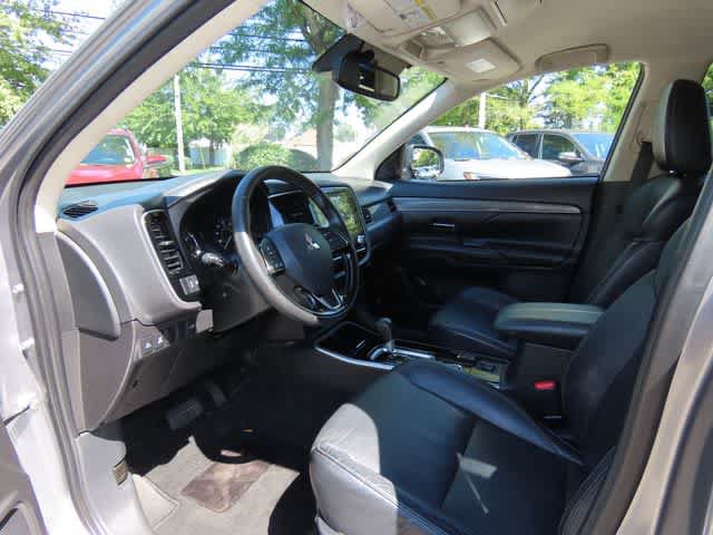 Used 2020 Mitsubishi Outlander SEL AWD/4WD image 2