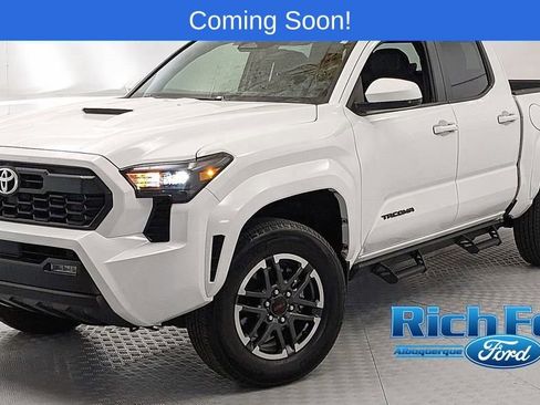 Used 2024 Toyota Tacoma TRD Sport RWD image 6
