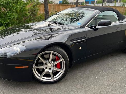Used 2008 Aston Martin V8 Vantage Roadster RWD image 2
