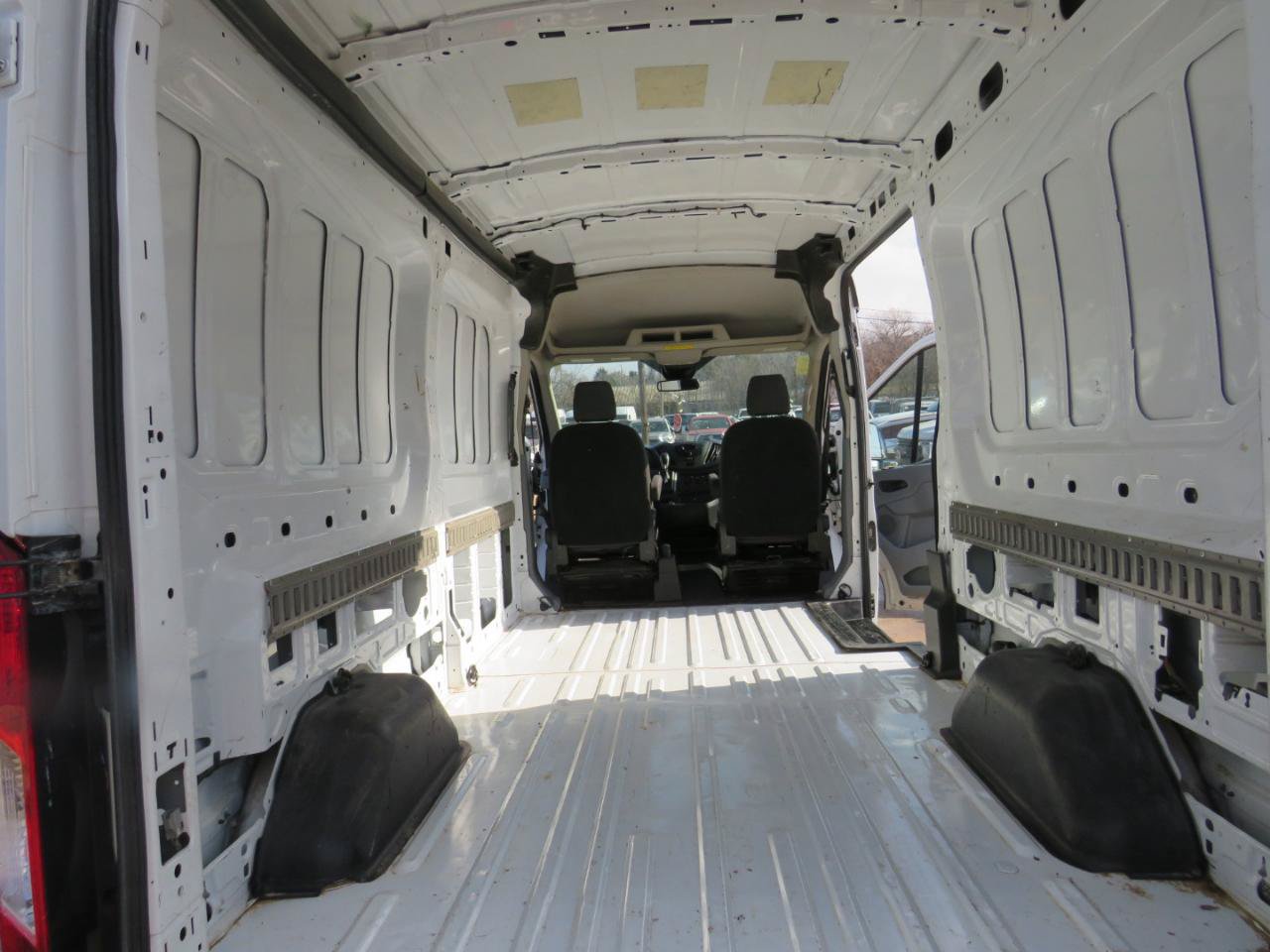 Used 2019 Ford Transit 250 148 Medium Roof RWD image 24