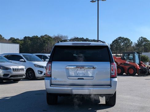Used 2016 GMC Yukon XL Denali w/ Open Road Package image 4