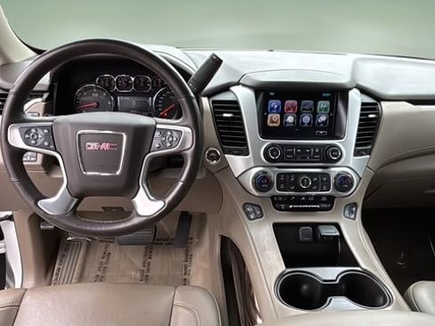 Used 2017 GMC Yukon XL SLT w/ Premium Edition RWD image 10