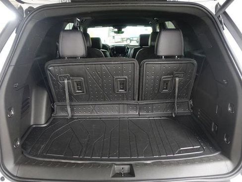 Used 2023 Chevrolet Traverse LT FWD image 22