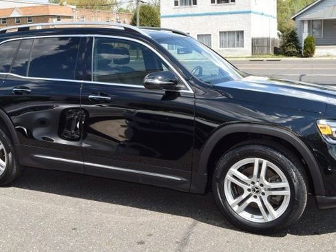 Used 2022 Mercedes-Benz GLB 250 4MATIC w/ Premium Package Lite image 11
