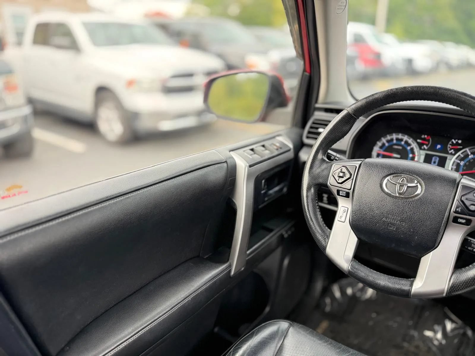 Used 2014 Toyota 4Runner Limited AWD/4WD image 27