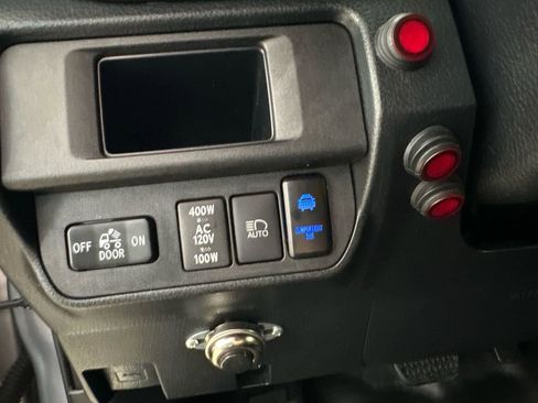 Used 2019 Toyota Tacoma TRD Sport image 78