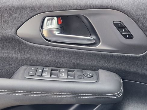 New 2026 Chrysler Pacifica Select image 23