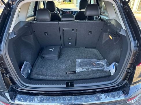 Certified 2022 Volkswagen Taos SE w/ Panoramic Sunroof Package image 33