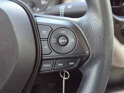 Used 2023 Toyota Corolla LE FWD image 5