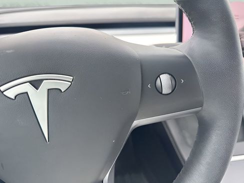 Used 2022 Tesla Model 3 Performance image 16