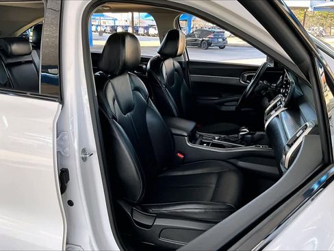 Used 2021 Kia Sorento S w/ Panoramic Sunroof Package image 9