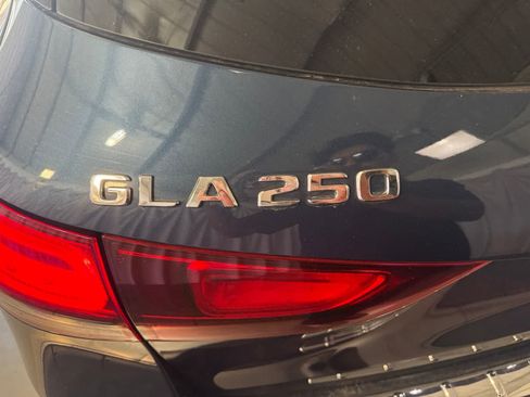 Used 2023 Mercedes-Benz GLA 250 w/ Premium Package image 13