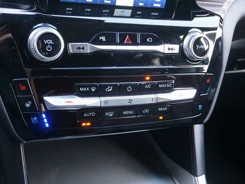 Certified 2022 Ford Explorer Limited w/ Limited Technology Package image 19