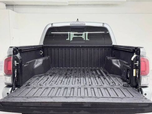 Used 2022 Toyota Tacoma TRD Sport RWD image 36