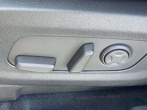 New 2026 Kia Carnival EX image 29