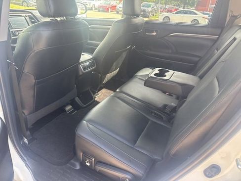 Used 2019 Toyota Highlander Limited AWD/4WD image 9
