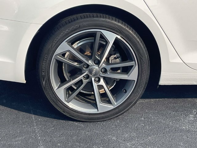 Used 2019 Audi A4 2.0T Premium FWD image 9