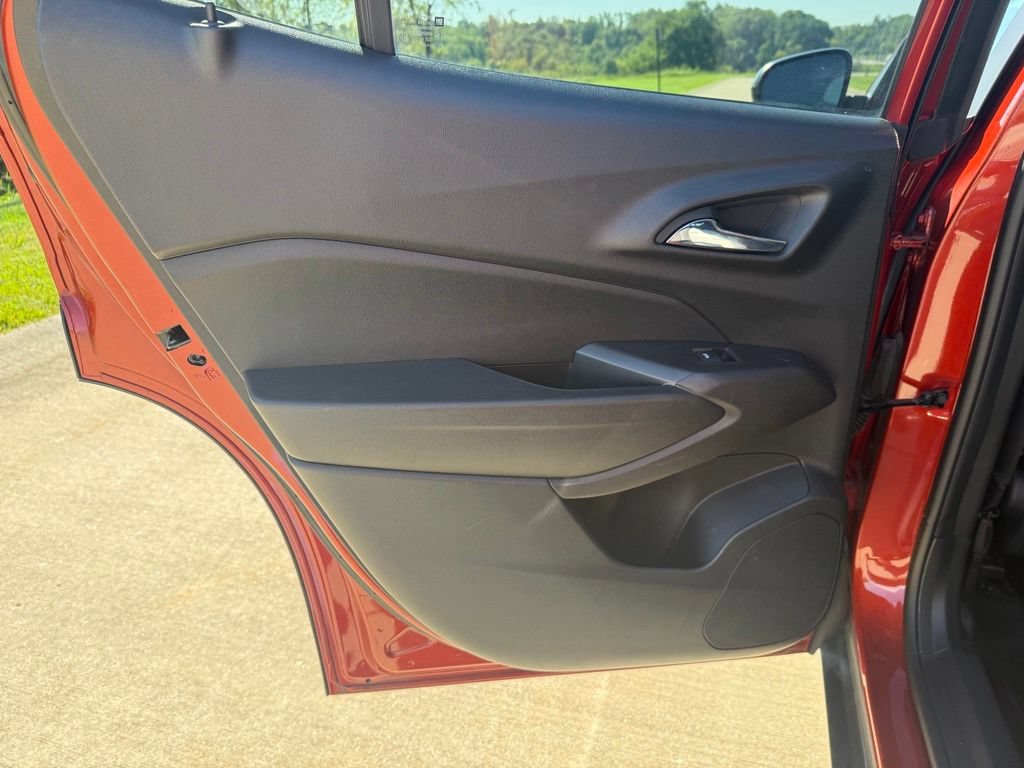 Used 2024 Chevrolet Trax LS FWD image 12