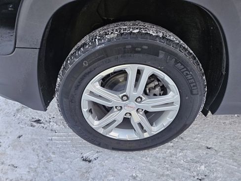 Certified 2022 GMC Terrain SLE w/ Driver Convenience Package image 25