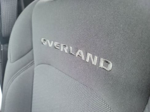 Used 2023 Jeep Gladiator Overland w/ Trailer Tow Package AWD/4WD image 28