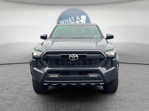 Used 2024 Toyota Tacoma TRD Off-Road image 9