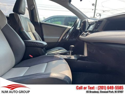 Used 2015 Toyota RAV4 Limited AWD/4WD image 39