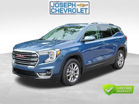 Used 2024 GMC Terrain SLT AWD/4WD image 2