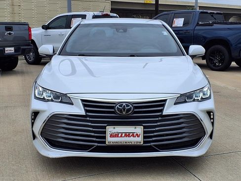 Used 2019 Toyota Avalon XLE image 5