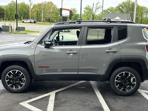Used 2023 Jeep Renegade Trailhawk w/ Sun/Sound Group AWD/4WD image 3