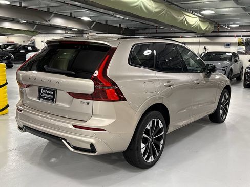 Used 2026 Volvo XC60 B5 Plus w/ Climate Package AWD/4WD image 2