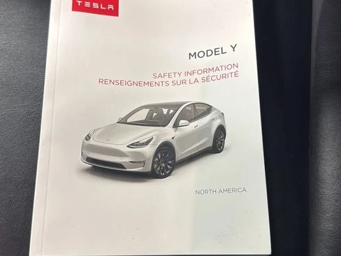 Used 2024 Tesla Model Y Long Range RWD image 23