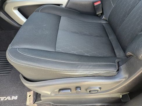 Used 2017 Nissan Titan SV RWD image 24