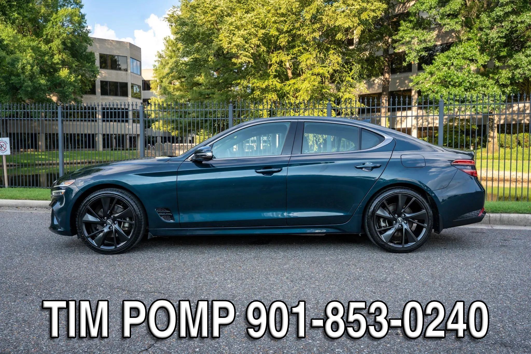 Used 2023 Genesis G70 2.0T w/ Sport Prestige Package RWD image 9