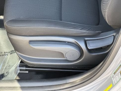 Used 2022 Hyundai Kona SEL FWD image 24