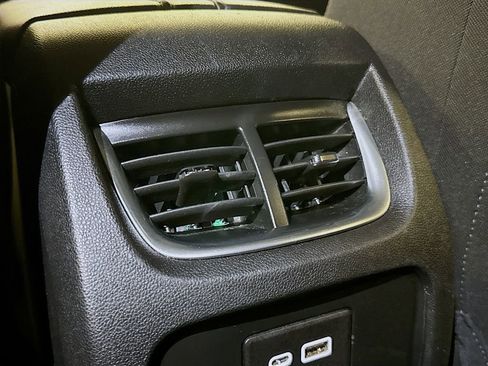 Used 2020 Chevrolet Blazer LT image 29