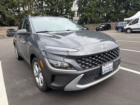 Certified 2023 Hyundai Kona SEL w/ Convenience Package image 2