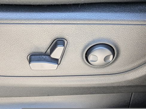 Certified 2024 RAM 1500 Big Horn RWD image 18