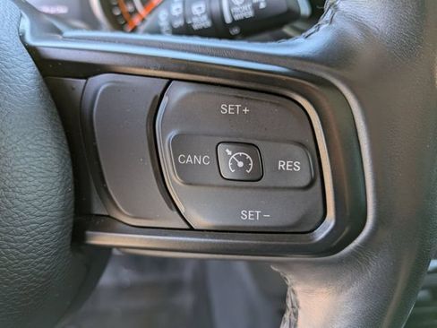 Used 2022 Jeep Wrangler Sport AWD/4WD image 9