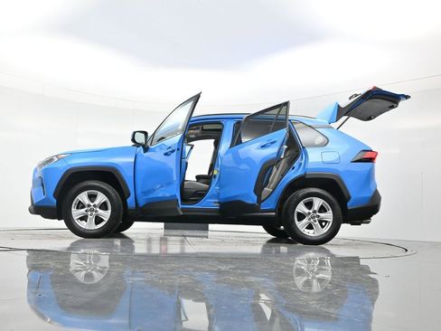 Used 2019 Toyota RAV4 XLE w/ Carpet Mat Package AWD/4WD image 58