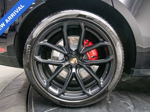 Used 2023 Porsche Macan GTS w/ GTS Sport Package image 46