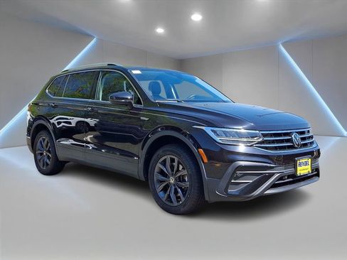 Certified 2023 Volkswagen Tiguan SE FWD image 3